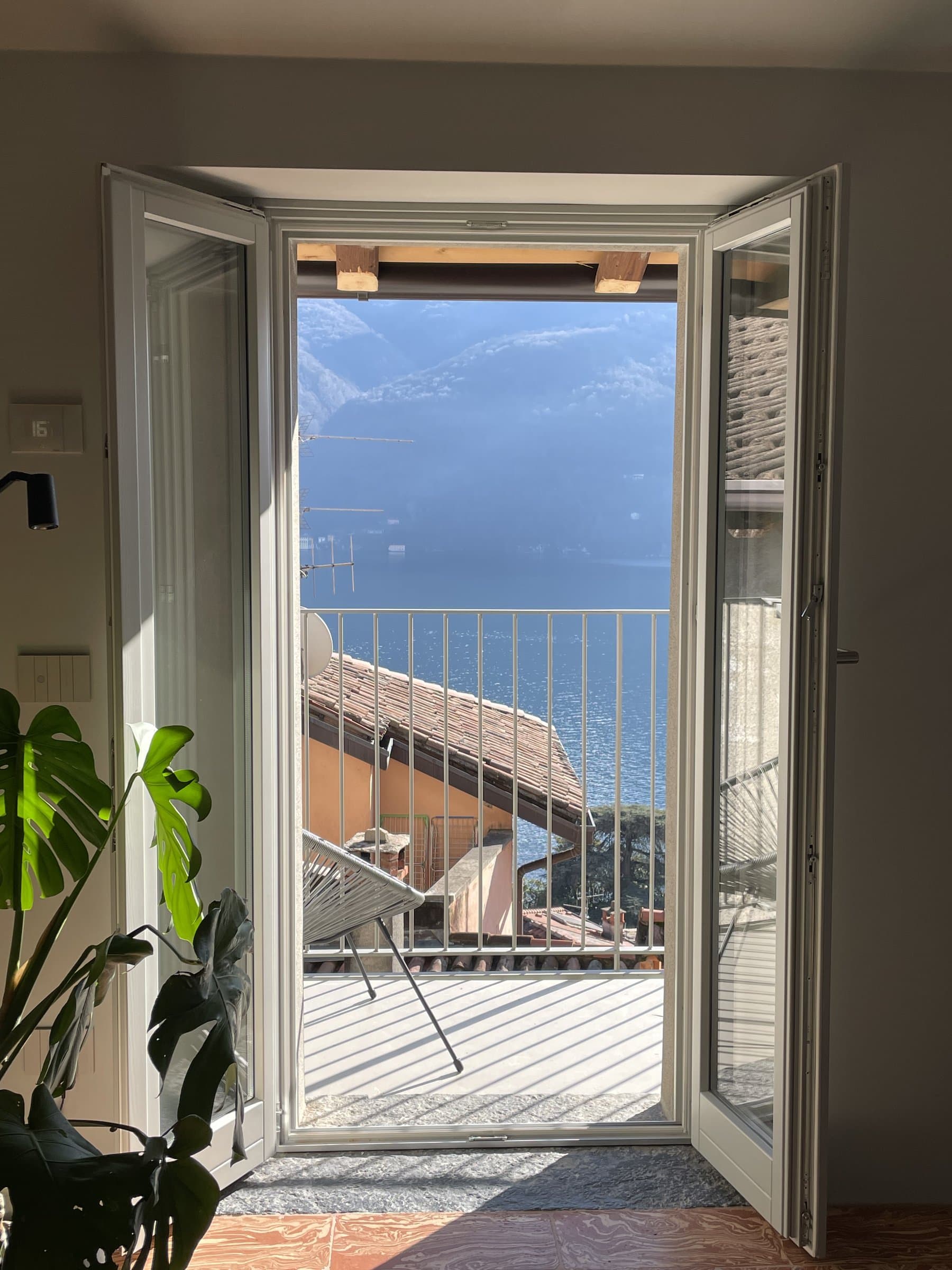 Porta finestra sul balcone panoramico